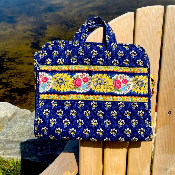 Vera Bradley Handbags - 💋Vera Bradley travel organizer